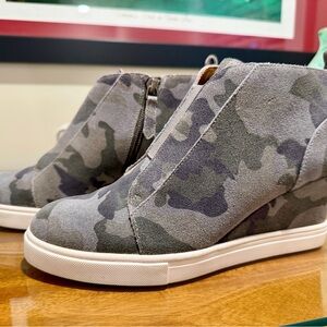 Paolo Camouflage Leather Interior